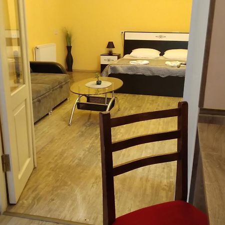 Sayat Nova Apartments Тбилиси Екстериор снимка