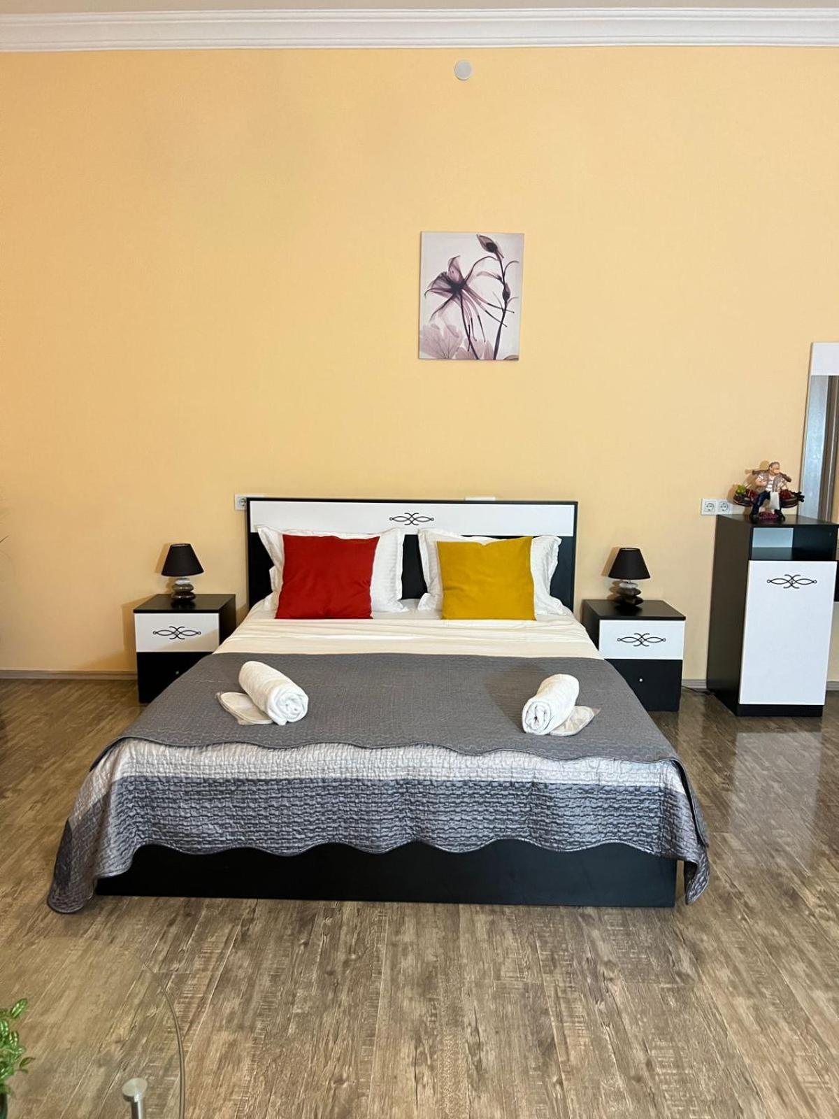 Sayat Nova Apartments Тбилиси Екстериор снимка