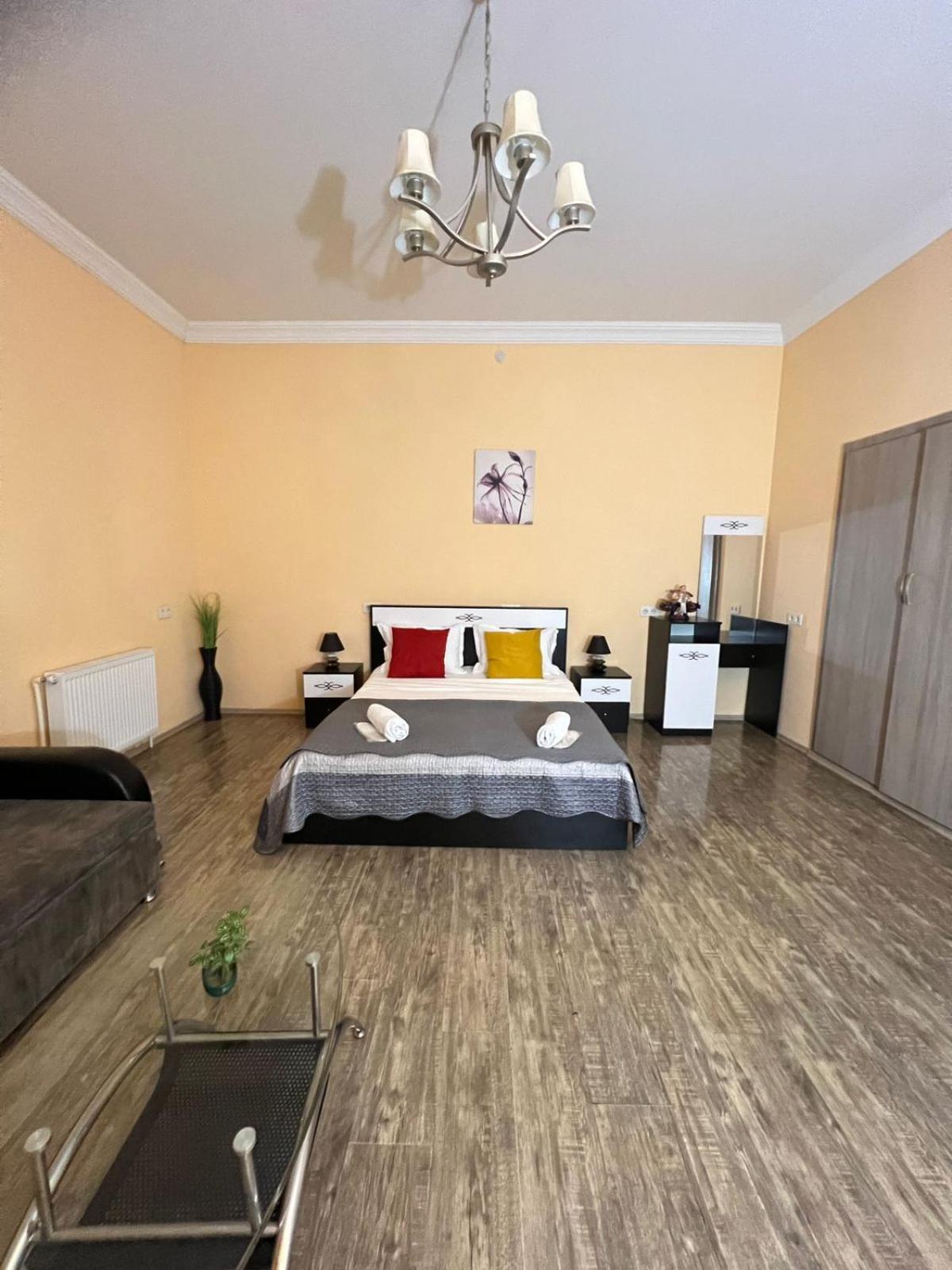 Sayat Nova Apartments Тбилиси Екстериор снимка